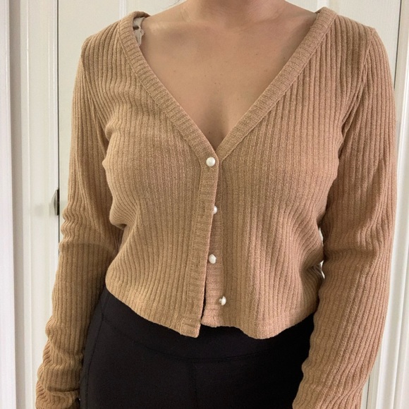 Brown cropped cardigan with pearl buttons - Picture 2 of 2